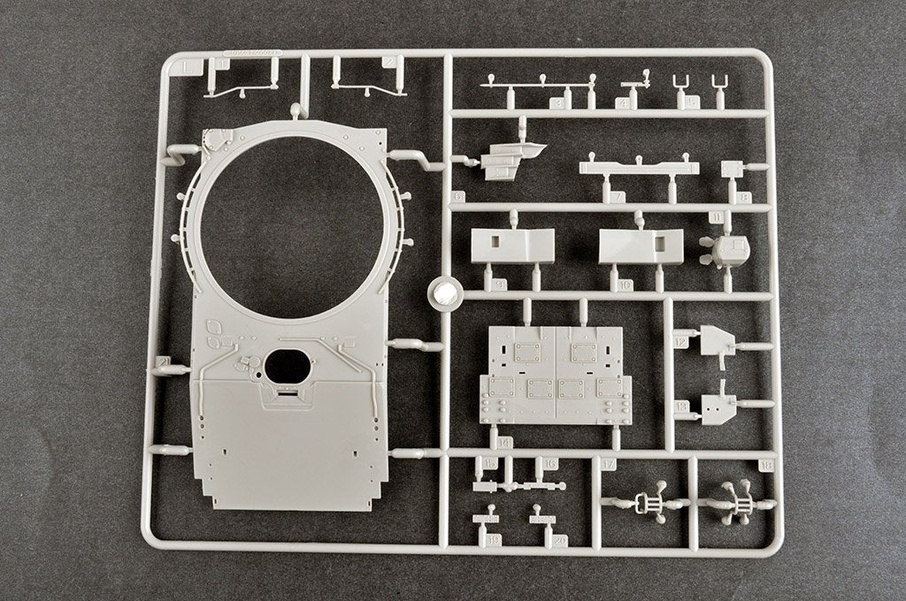 Trumpeter 09610 Char russe T-72B3 avec blindage réactif explosif (ERA) à étui souple 4S24 et blindage à grille, échelle 1/35 – imagen 8