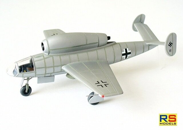 RS Models 92268 Henschel Hs-132 B 1/72 – image 2