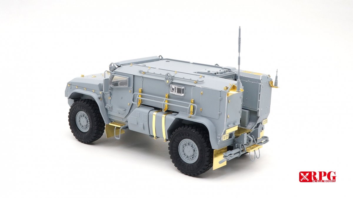 RPG Modèle 35021 KAMAZ K-4386 Typhoon-VDV Véhicule blindé protégé contre les mines Type initial 1/35  – immagine 5