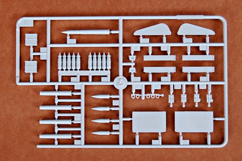 Trumpeter 00350 German 12.8cm Selbstfahrlafette L/6 Sturer Emil 1/35 – zdjęcie 7