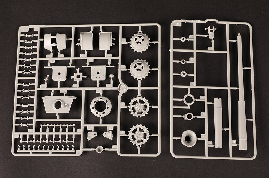 Hobby Boss 84559 Pz.Kpfw.VI Sd.Kfz.182 Tiger II (Henschel 105mm) 1/35 – Bild 13