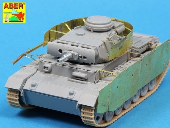 Aber 72A09 Jupes latérales pour PzKpfw III 1/72 – immagine 3