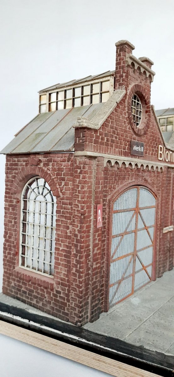 RT-Diorama 35285 Socle de diorama : « Hangars industriels » 1/35 – image 13