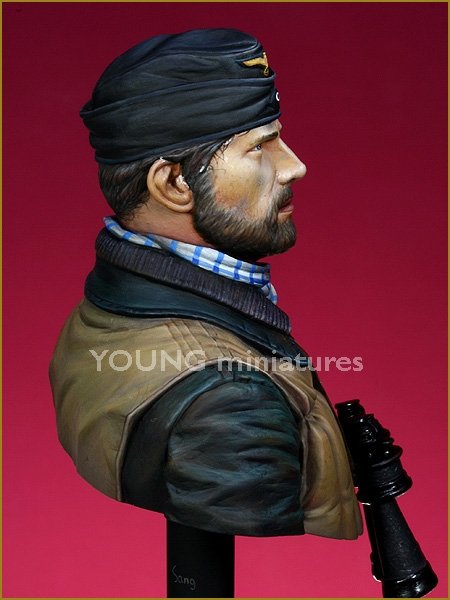 Young Miniatures YM1818 ÉQUIPAGE DE SOUS-MARIN GUERRE MONDIALE 1/10 – image 2