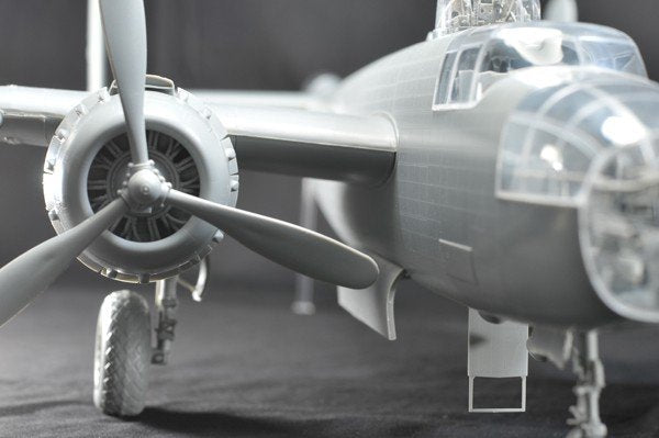 Maquette HK Models 01E02 B-25J Mitchell « Strafer » (1/32) – Bild 5