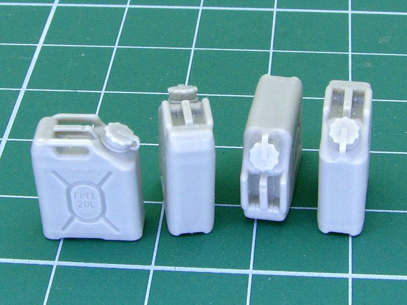 EUREKA XXL E-045 Bidons de carburant militaires américains 1/35 – Bild 5