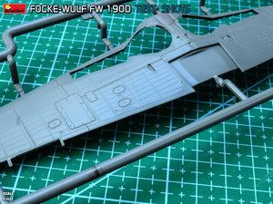 MiniArt 48040 FOCKE-WULF FW 190D-9. MIMETALL PROD. JAGDGESCHWADER 301. BASIC KIT 1/48