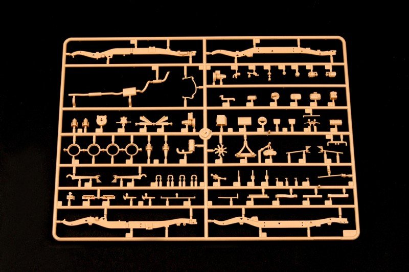 Hobby Boss 82446 Defender XD &amp;#39;Wolf&amp;#39; WMIK (1/35) – image 5