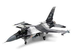 Tamiya 61106 F-16C/N AGRESSEUR/ADVERSAIRE 1/48