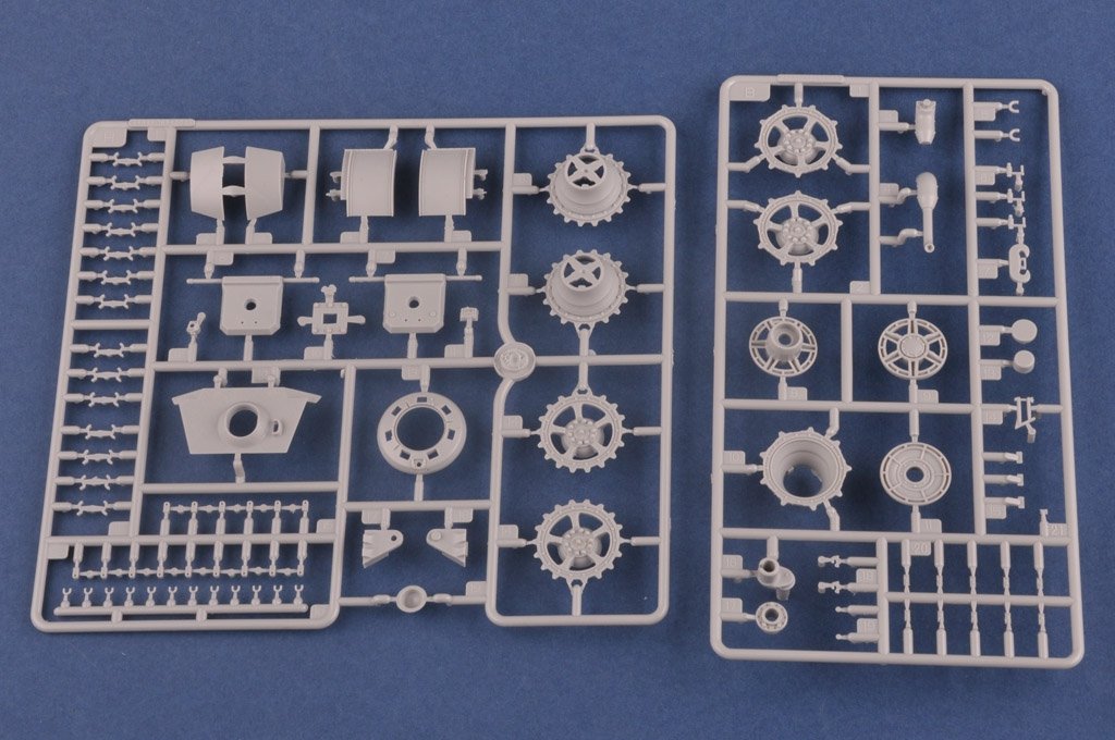 Hobby Boss 84533 Pz.Kpfw.VI Sd.Kfz.182 Tiger II (Production Henschel juillet 1945) (1/35) – imagen 9
