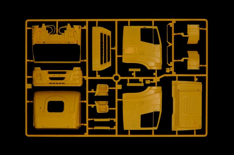 Italeri 3898 IVECO STRALIS DIABLE JAUNE (1/24) – Bild 11