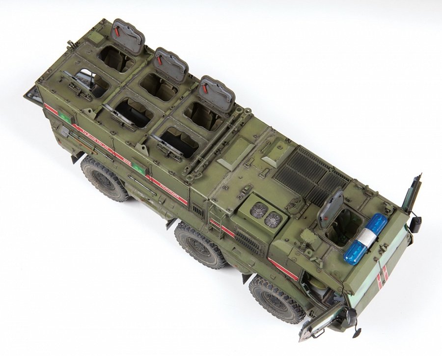 Zvezda 3701 Véhicule blindé russe Typhoon-K 1/35 – image 8