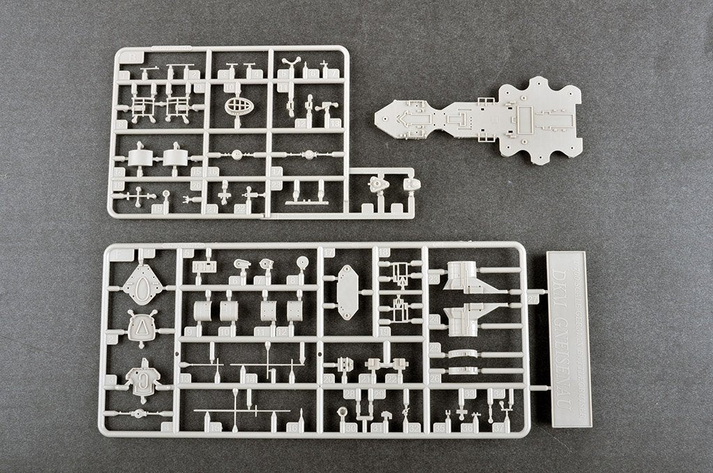 Maquette Trumpeter 06736 du cuirassé allemand Gneisenau au 1/700 – image 6