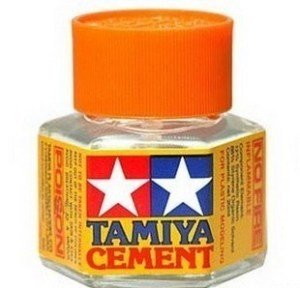 Colle ciment Tamiya 87012 20 ml