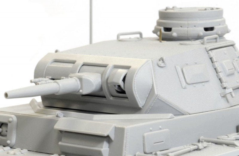 Dragon 6632 Pz.Kpfw. III Ausf. F 1/35 – image 3