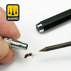 AMMO of Mig Jimenez 8349 Lock &amp;#39;N Load - Crayon technique rechargeable à effet vieilli – immagine 7