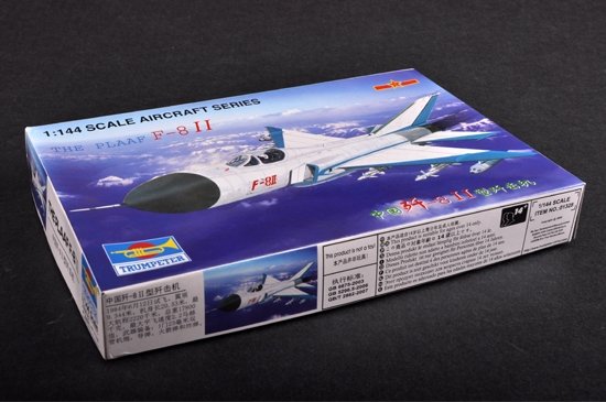 Trumpeter 01328 LE PLAAF F8II 1/144