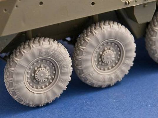 Roues de route Panzer Art RE35-123 pour VCI « Stryker » 1/35 – image 4
