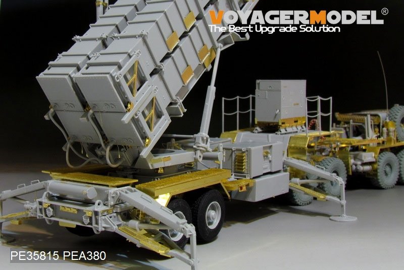 Maquette Voyager PE35815 Système SAM Patriot américain moderne avec tracteur M983 (pour TRUMPETER 01021+01022/AFV 35S87) 1/35  – image 3