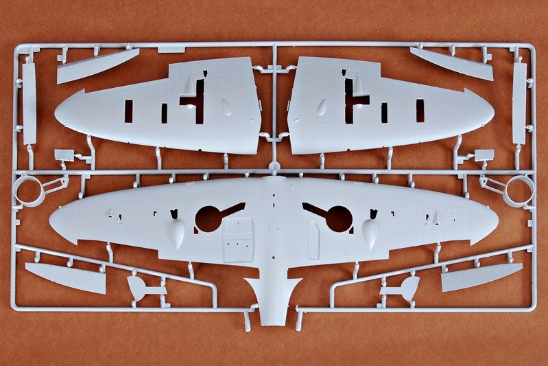 Trumpeter 02413 Spitfire MK.VI 1/24 – imagen 13