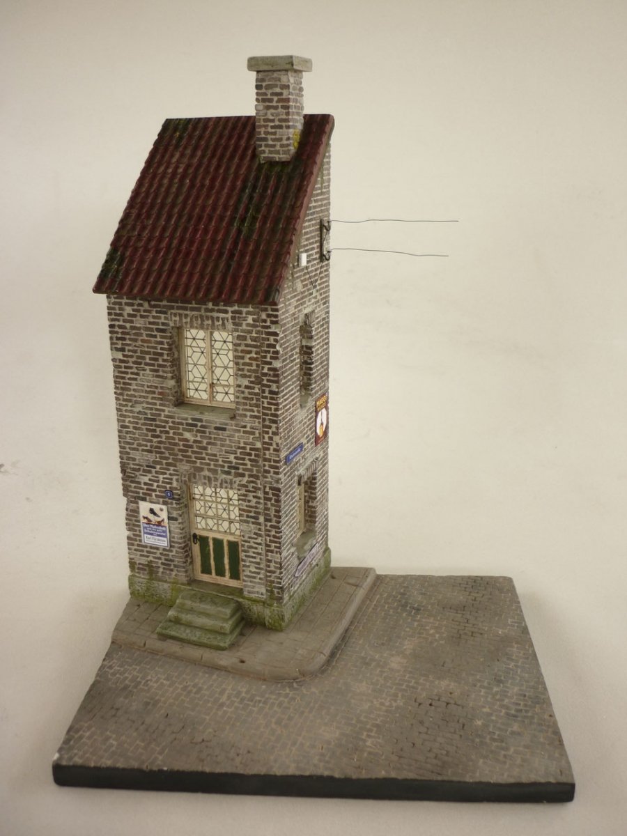 RT-Diorama 35254 Socle de diorama : Bâtiment d&amp;#39;angle européen 1/35 – image 6
