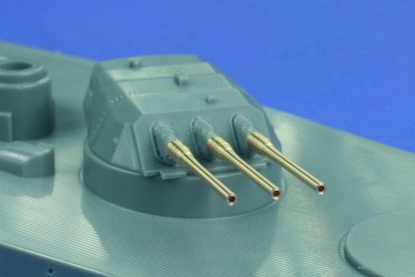 Canon RB-Model 700L14 de classe Yamato au 1/700 