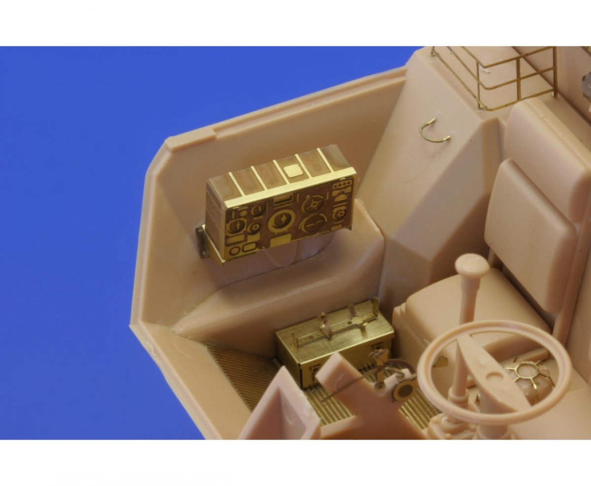 Eduard 36179 152mm ShkH vz.77 DANA interior 1/35 Hobby Boss – zdjęcie 4