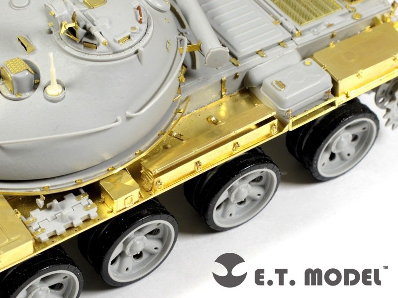 ET Modèle E35-058 Caisses de rangement pour char russe T-62 (pour kit TRUMPETER) (1/35) – image 2