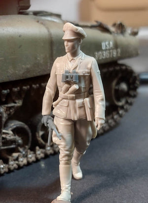 Panzer Art FI35-188 Officier Waffen-SS en marche 1/35