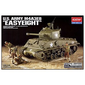 Maquette Academy 13221 US ARMY M4A3E8 EASYEIGHT 1/35