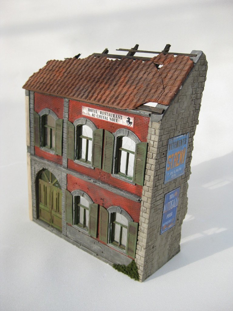 RT-Diorama 35007 Tuiles de toit avec cheminée 1/35 – image 5