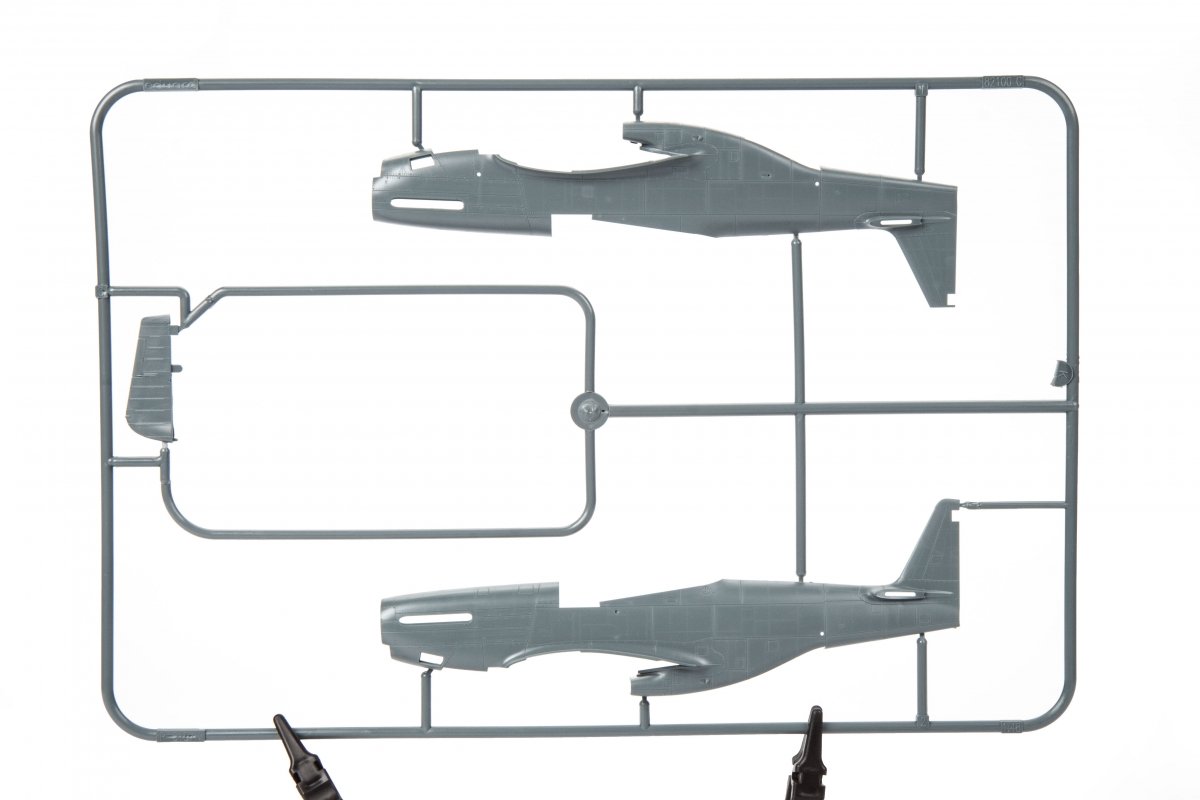 Eduard 11159 RED TAILS &amp;amp; Co. COMBO DOUBLE 1/48 – immagine 8
