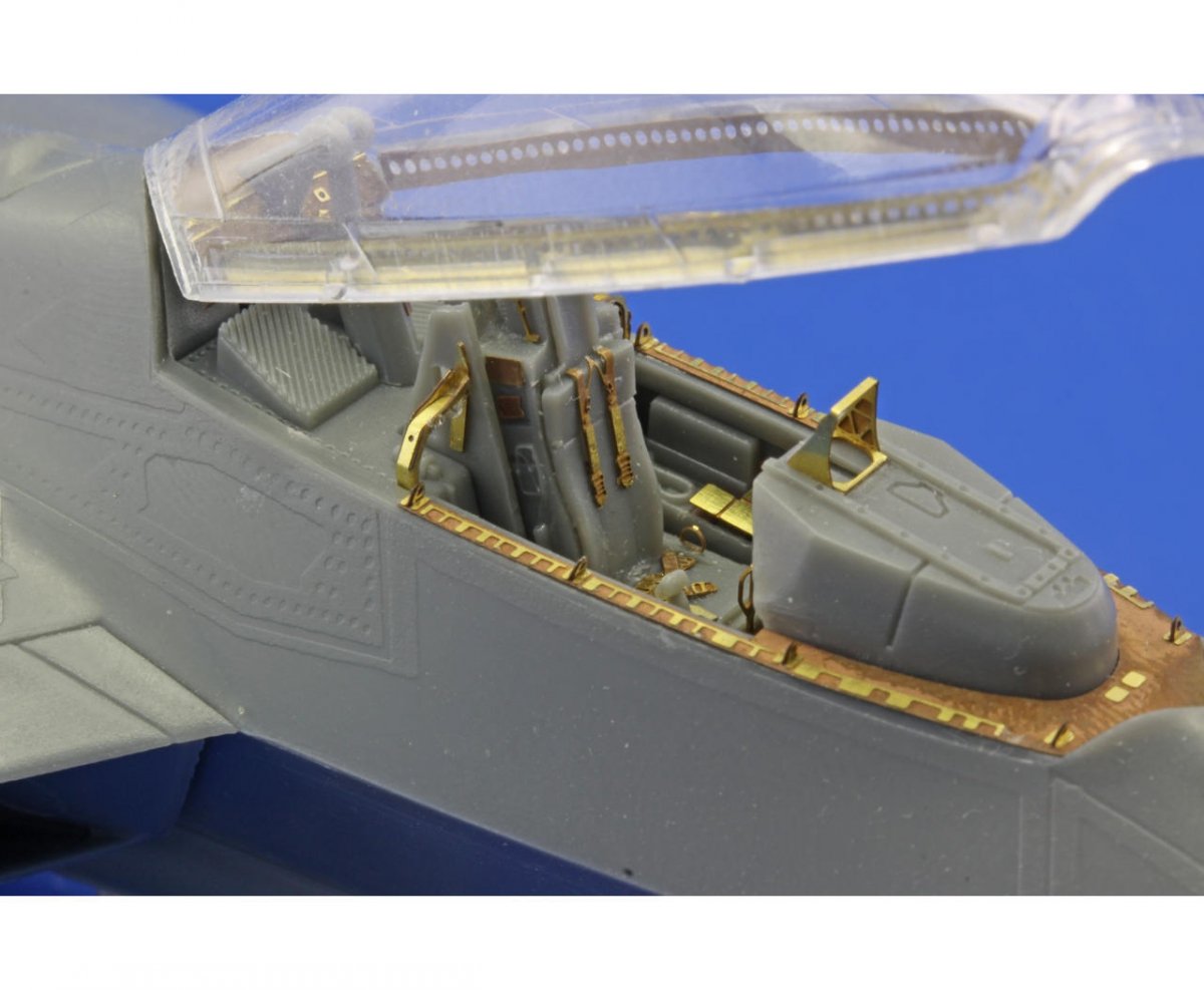 Eduard 73379 F-22 SA 1/72 FUJIMI – immagine 11