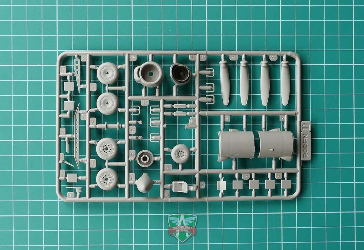 Modelsvit 72008 Antonov An-10 « Ukraine » 1/72  – immagine 4