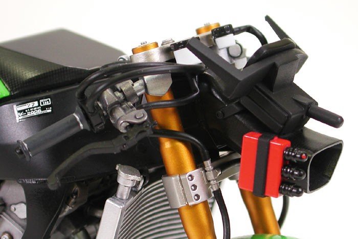 Tamiya 14109 Kawasaki Ninja ZX-RR (1/12)  – image 3