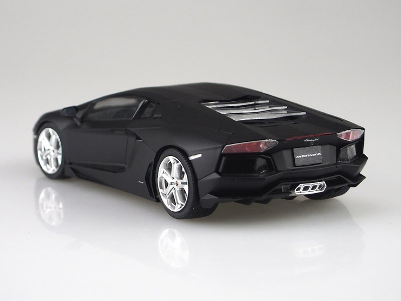 Aoshima 02738 Lamborghini Aventador LP700-4 Noir mat (1/24) – image 5