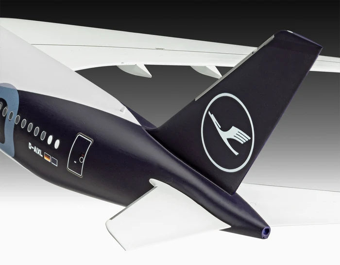 Revell 05612 Airbus A350-900 - Lufthansa 100 Years 1/144