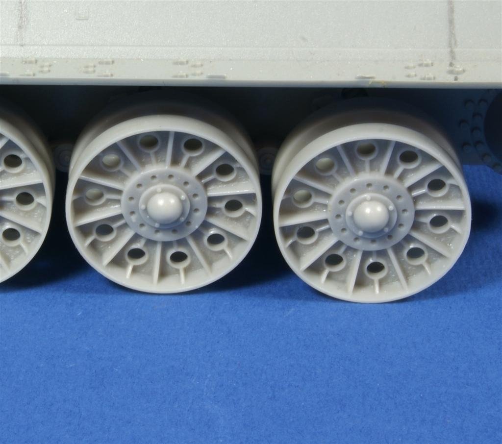 Roues de type UZTM Panzer Art RE35-171 pour T-34 au 1/35 – image 4