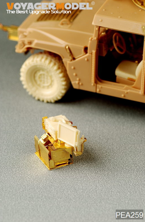 Maquette Voyager PEA259 US ARMY HUMVEE Blue Force Tracker &amp;amp; SincGar Unit (GP) 1/35 – image 4