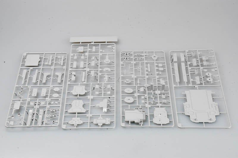 Trumpeter 04521 Croiseur russe Amiral Lazarev Ex-Frunze (1/350) – immagine 5