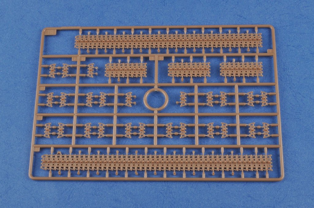Hobby Boss 83843 Char lourd soviétique T-35 1938/1939 1/35 – image 4