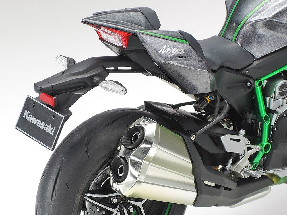 Tamiya 14136 Kawasaki Ninja H2 Carbone 1/12 – image 10