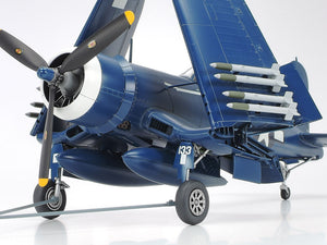 Tamiya 61085 F4U-1D Corsair w/ Moto-Tug 1/48 – zdjęcie 5