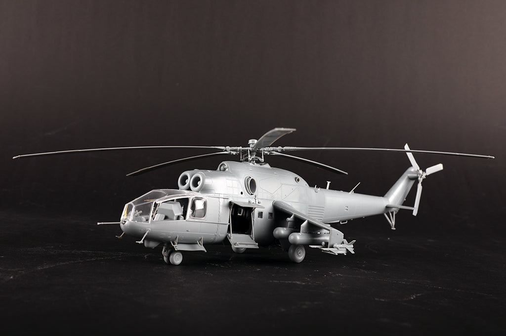 Trumpeter 05828 Mi-24A Hind-B 1/48 – Bild 15