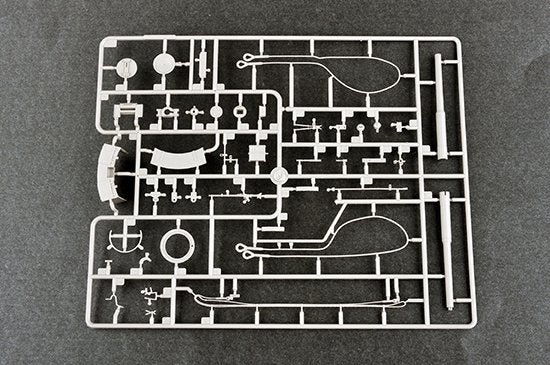 Trumpeter 09540 Pz.Kpfw.VI Ausf.E Sd.Kfz.181 Tiger I (production tardive) avec Zimmerit (1/35) – image 9