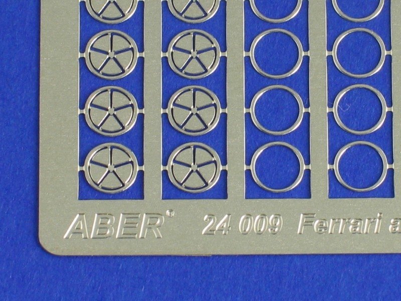Aber 24009 Grilles d&amp;#39;aération pour voitures Ferrari (1/24) – image 2
