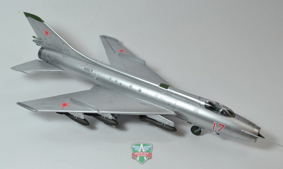 Maquette Modelsvit 72019 S-32MK Bombardier soviétique 1/72  – imagen 6