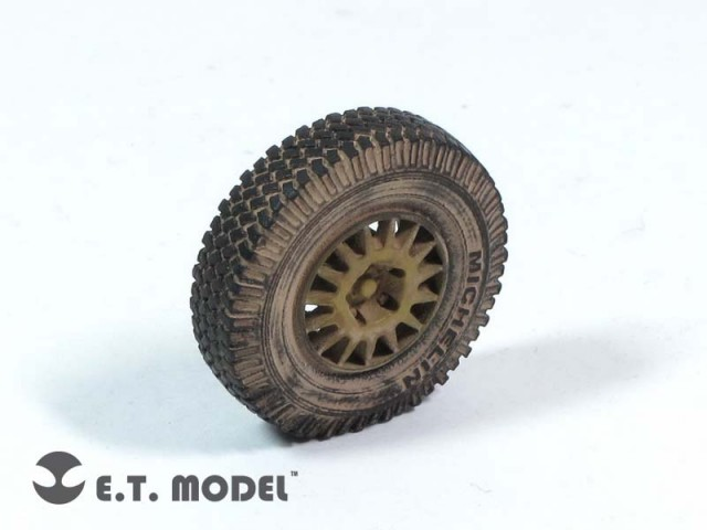 ET Model ER35-029 Defender XD 'Wolf' WMIK Road Wheels Type 3 - weighted for HobbyBoss 82446 1/35