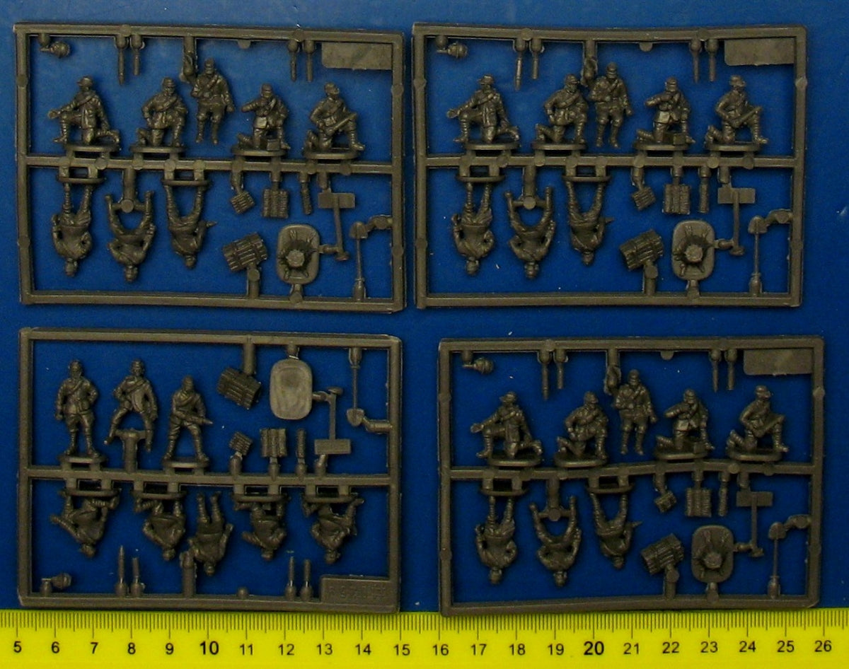 Hat 8259 WWI Italian Artillery Crew 1/72