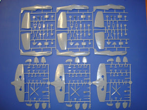 Kovozavody Prostejov KPM0060 Supermarine Spitfire Mk.IXe Cil Praha 1/72 – imagen 4